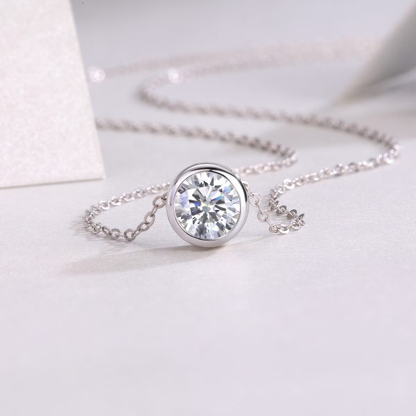 Simple Style Moissanite Stone Necklace - Cristiera - Image 5