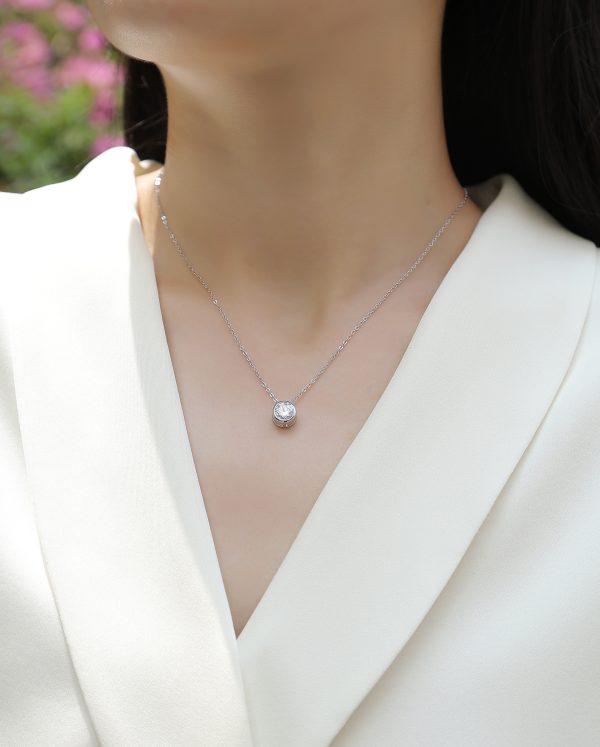 Simple Style Moissanite Stone Necklace - Cristiera - Image 2