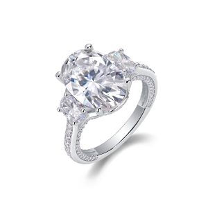 Silver Oval Cut Moissanite Engagement Ring - Cristiera