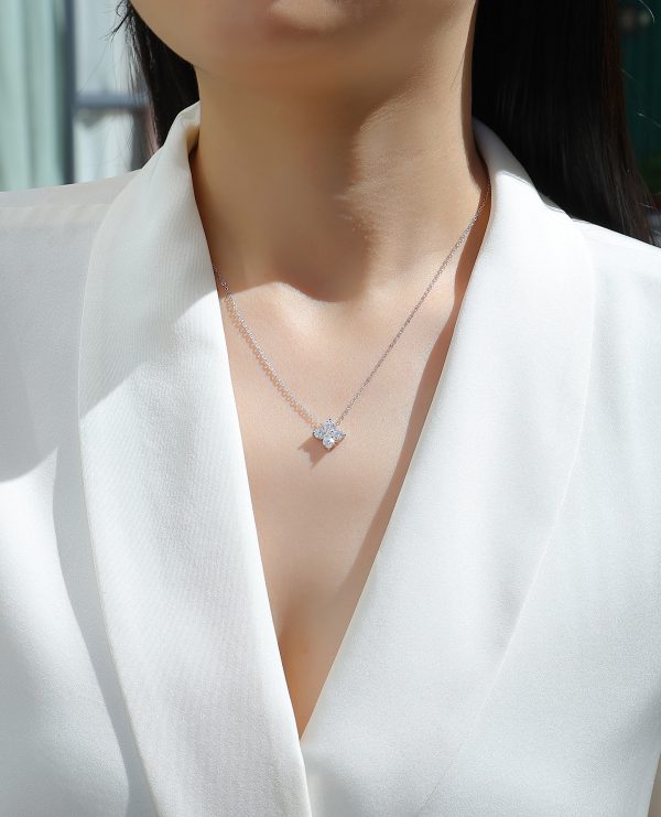 Lucky Four-Leaf Clover Moissanite Necklace Pendant - Cristiera - Image 2